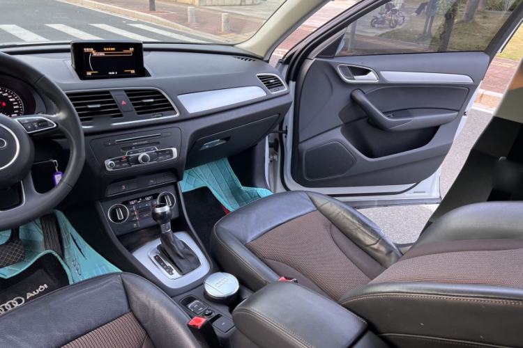 Used Audi Q3 2017 30 TFSI Fashion Model
