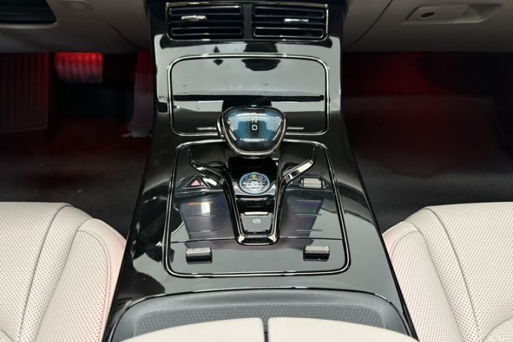 Used BYD Han 2024 EV Glory Edition 605KM Front-Wheel-Drive Premium Model
