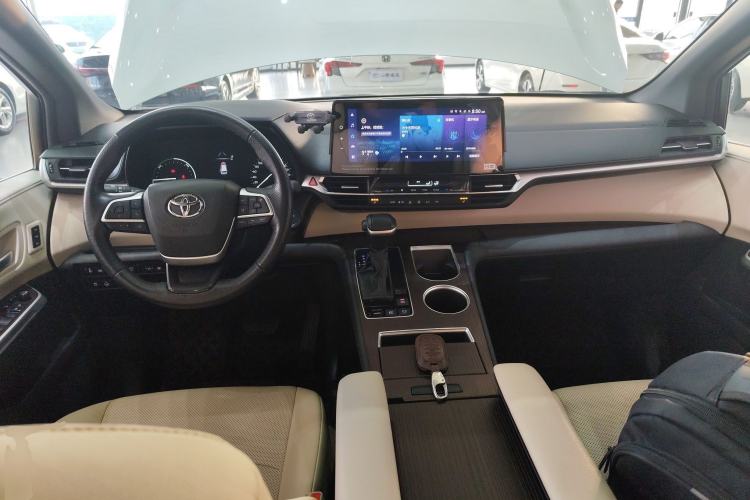 Used Toyota Granvia 2023 2.5L Hybrid Prestige PLUS Edition