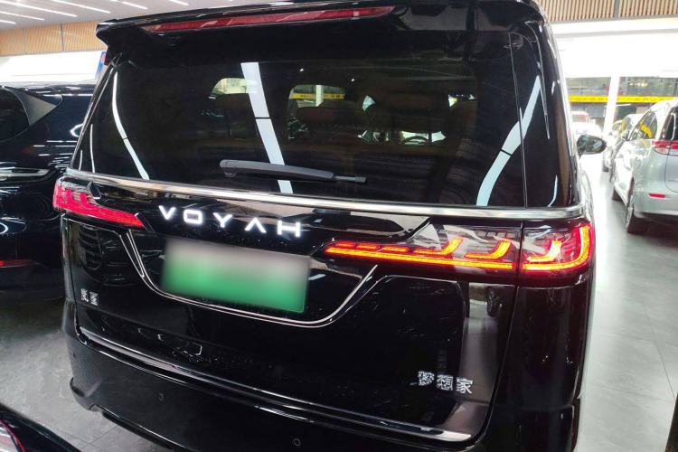 Used VOYAH Dream 2025 PHEV Four-Wheel Drive Prestige Kunpeng Edition
