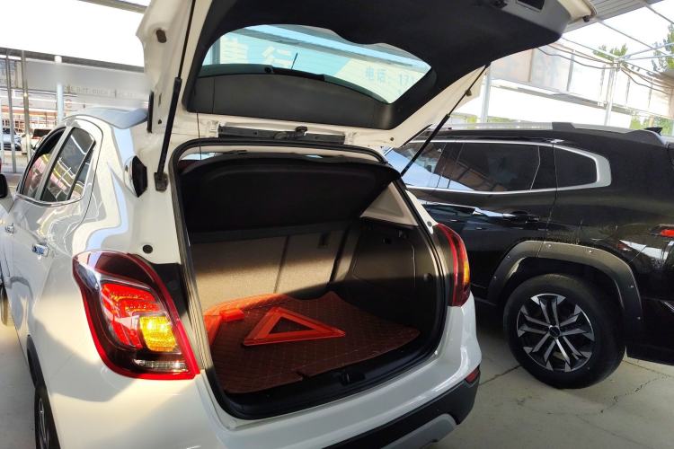 Used Buick Encore 2018 18T Automatic Two-Wheel Drive Urban Elite Model
