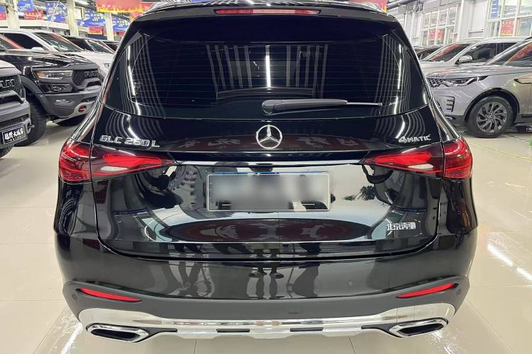 Used Mercedes-Benz GLC 2023 GLC 260 L 4MATIC Luxury Model 5 Seats
