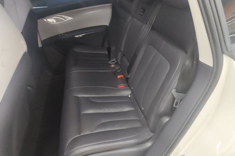 Used  LS7 2023 77 kWh Urban Fit Rear-Wheel Drive
