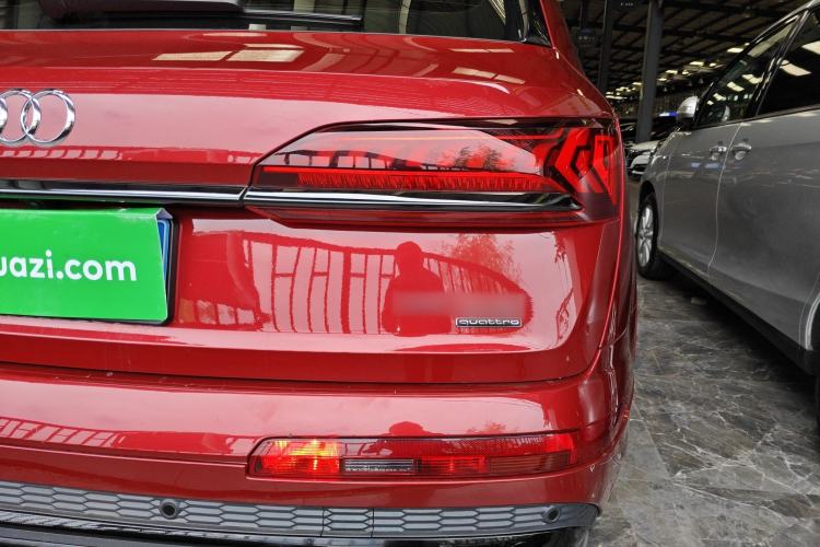 Used Audi Q7 2020 55 TFSI quattro S line sports model
