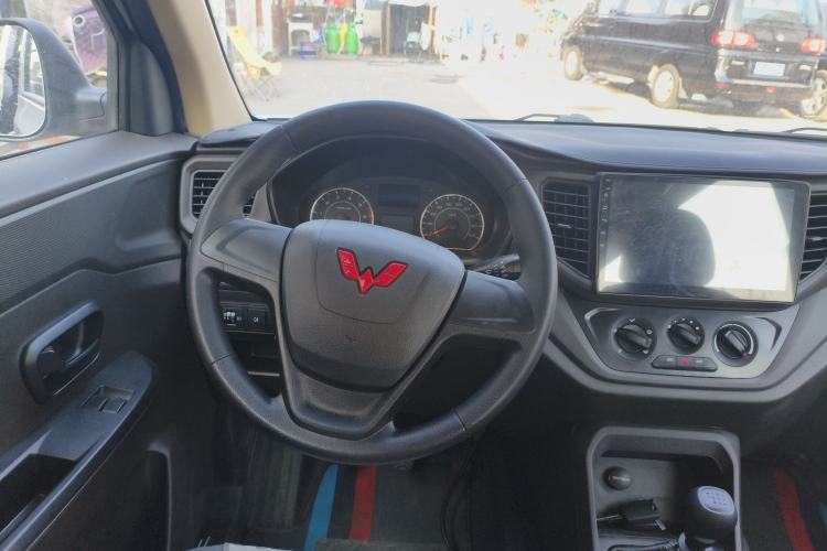 Used Wuling Hongguang V 2022 1.5L Jingqu Edition Electric-Assist LAR