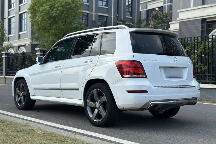Used Mercedes-Benz GLK-Class 2013 GLK 300 4MATIC Dynamic Sunroof Model
