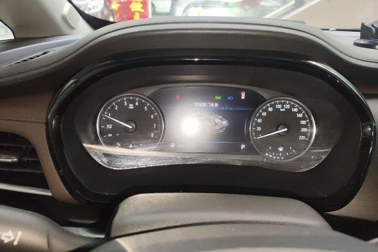 Used Buick GL8 2022 Land Cruiser Executive Class 652T Comfort Model
