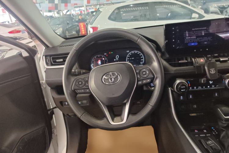 Used Toyota RAV4 2023 2.0L CVT Two-Wheel Drive Fashion Plus Edition
