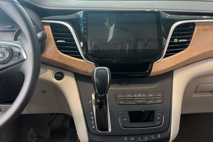 Used Buick GL8 2017 ES 28T Comfort Model China V Standard
