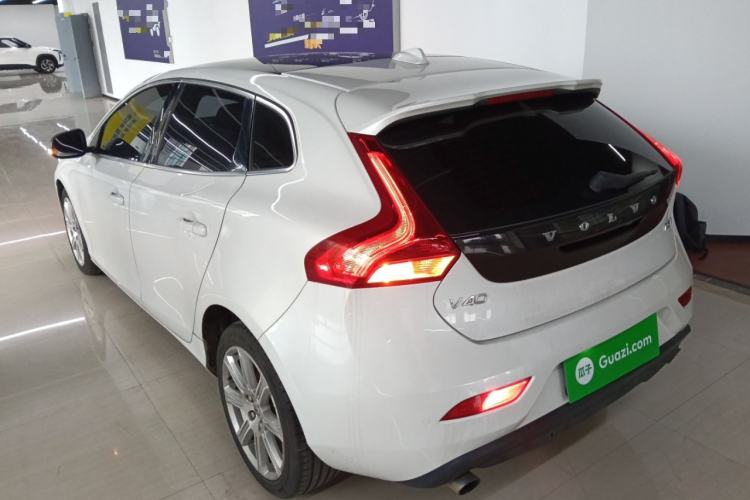 Used Volvo V40 2019 T3 Smart Luxury Edition