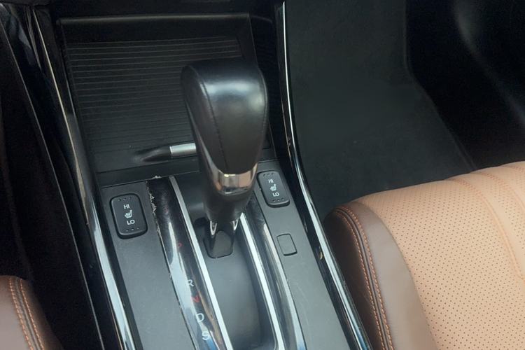 Used Honda Jade 2017 210TURBO CVT Luxury Edition 6 Seats
