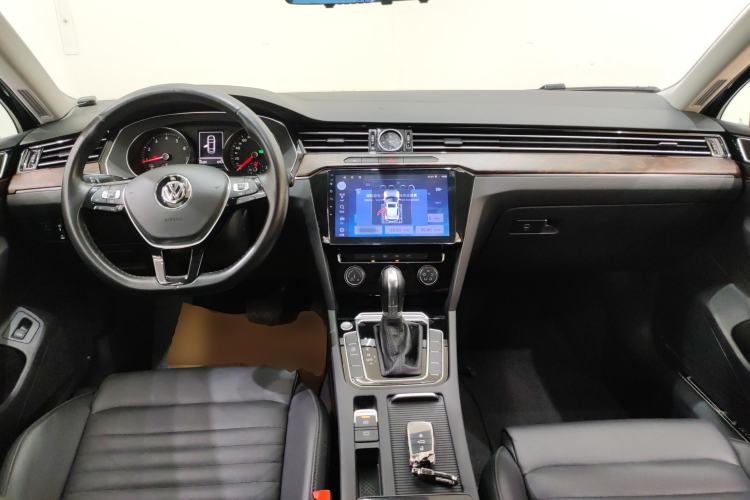 Used Volkswagen Magotan 2019 330TSI DSG Leading Edition China V Standard