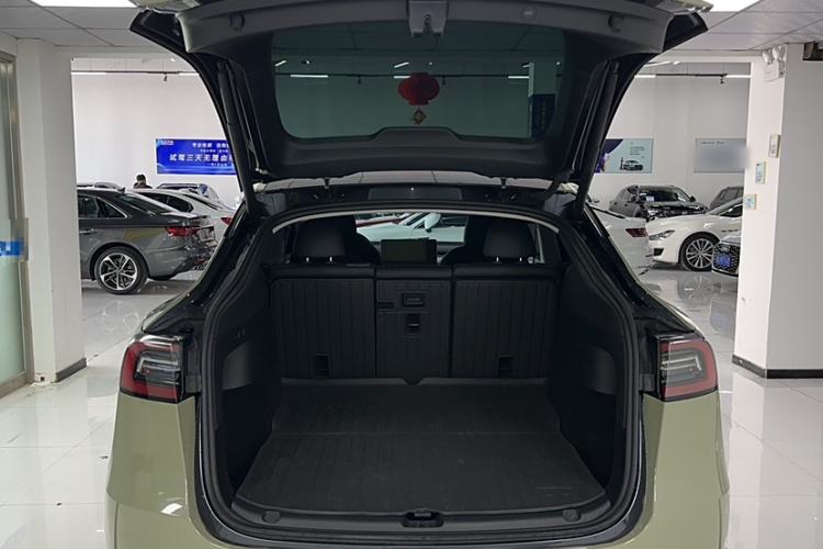 Used Tesla Model Y 2024 Rear-Wheel-Drive Version
