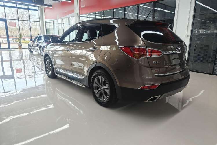 Used Hyundai Santa Fe 2013 2.4L Automatic Two-Wheel Drive Smart Version