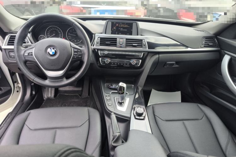 Used BMW 3 Series GT 2017 320i Sport Edition
