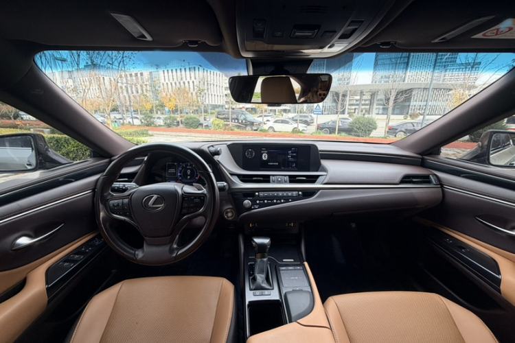 Used Lexus ES 2020 200 Excellence Edition
