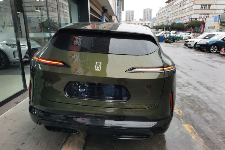 Used  07 2024 Ultra Range-Extended Four-Wheel Drive