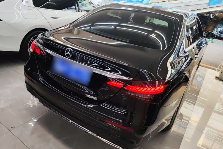 Used Mercedes-Benz E-Class 2022 Revised Version E 300 L Sporty and Stylish Edition
