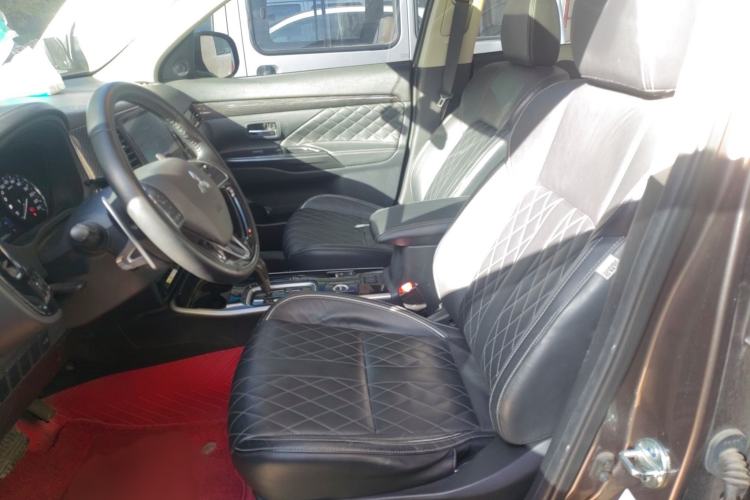 Used Mitsubishi Outlander 2020 2.4L 4x4 Zhi Xiang Edition 7-Seater
