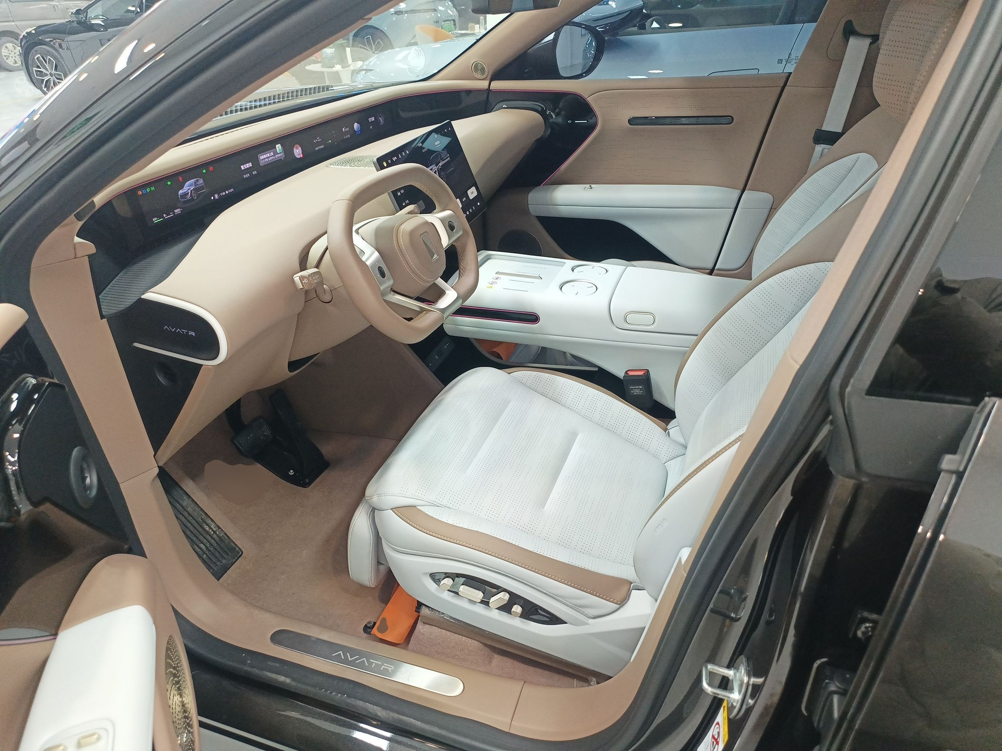 المقاعد الأمامية داخل السيارة