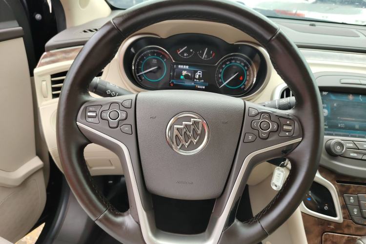 Used Buick LaCrosse 2013 2.4L SIDI Leading Comfort Version
