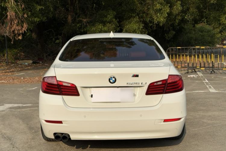 Used BMW 5 Series 2014 525Li Leading Model
