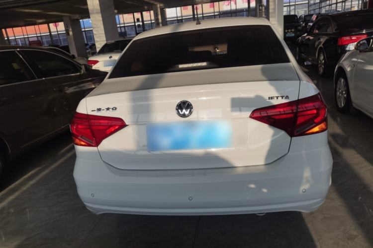 Used Volkswagen Jetta 2019 Dream Edition 1.4L Manual Fashion Version
