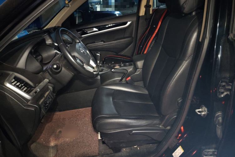 Used Dongfeng Aeolus AX7 2015 2.0L Manual Zhiyi Trim
