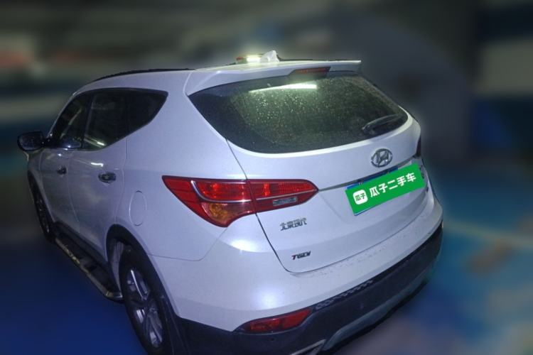 Used Hyundai Santa Fe 2015 2.0T Automatic 4x4 Smart 7-Seater
