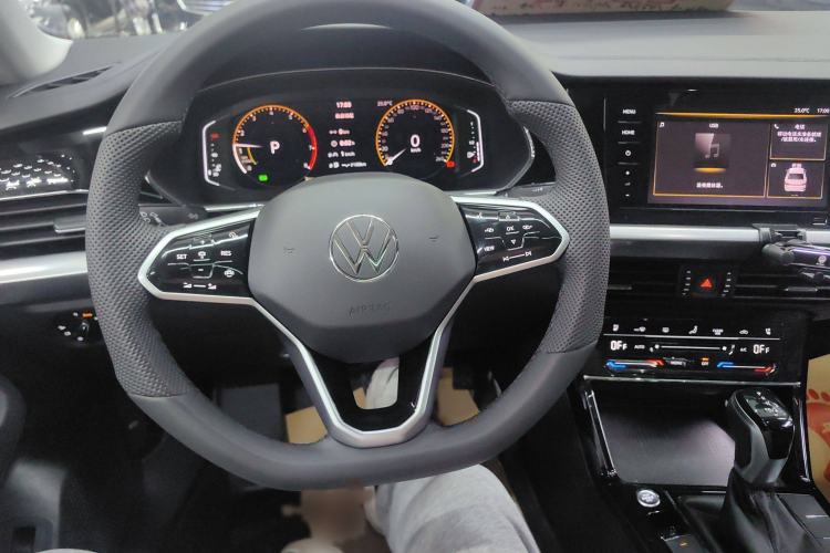 Used Volkswagen Passat 2024 380TSI Dragon Edition
