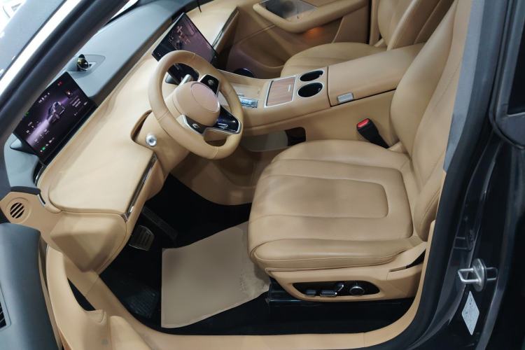 Used Hima Luxeed R7 2024 All-Electric 667 km Max
