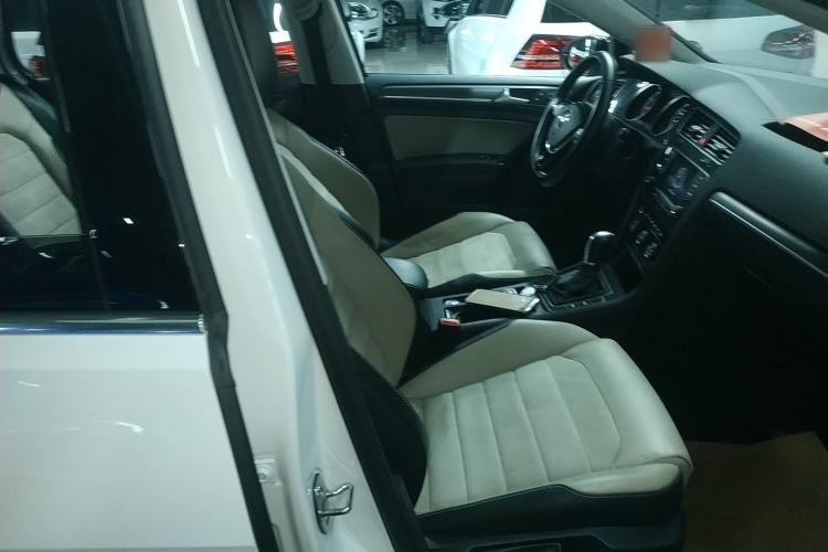 Used Volkswagen Golf 2017 230TSI Automatic Luxury Million-Vehicle Commemorative Edition
