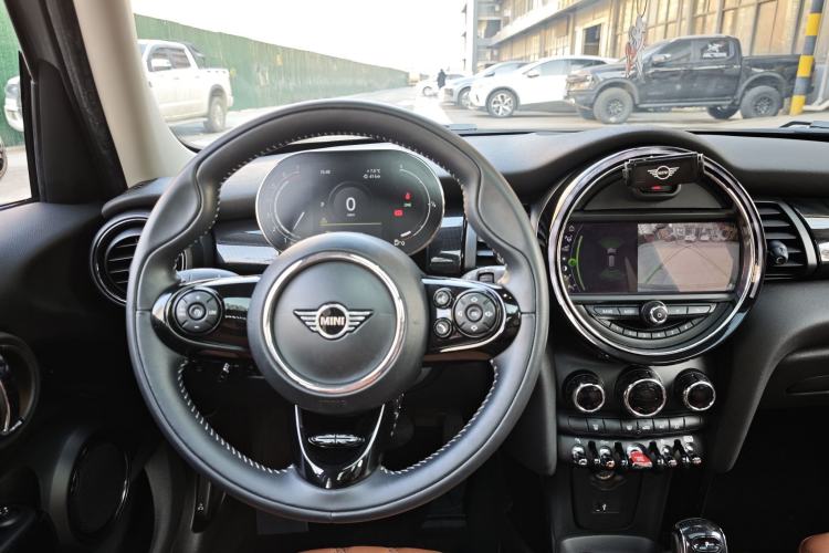 Used  MINI 2020 1.5T COOPER Artist Five-Door Edition
