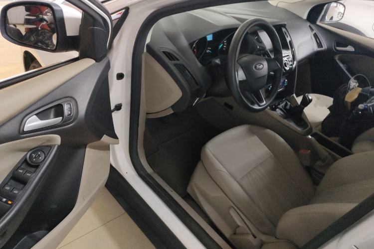 Used Ford Focus 2017 Sedan 1.6L Manual Comfort Plus SmartDrive Edition
