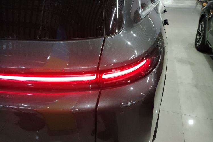 Used Li Auto L8 2023 Pro Model
