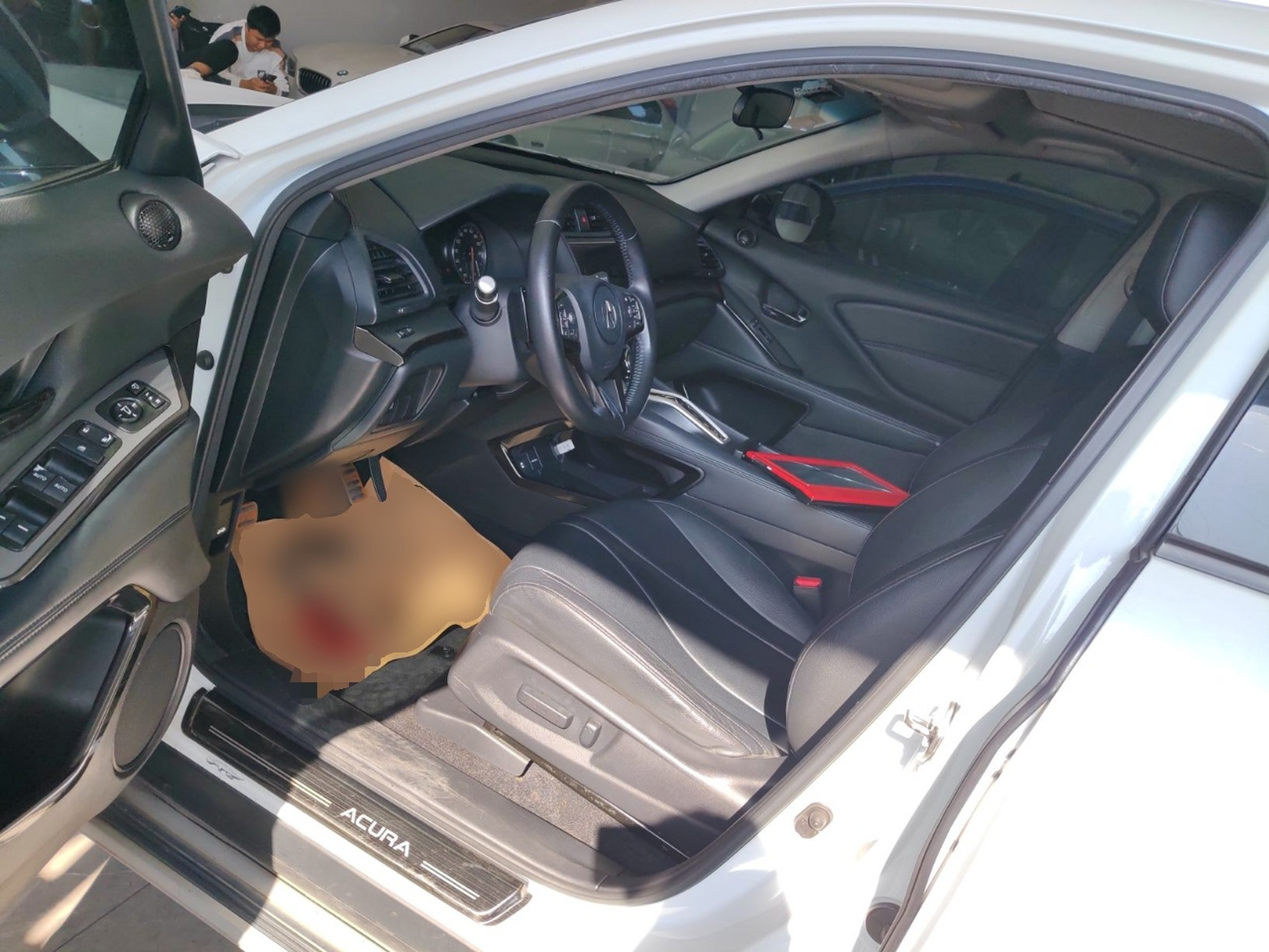 Переднее сиденье в автомобиле