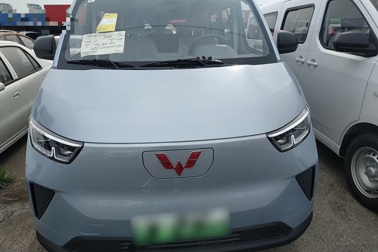 Used Wuling Yangguang 2024 300KM Comfort Version Passenger Van 75kW
