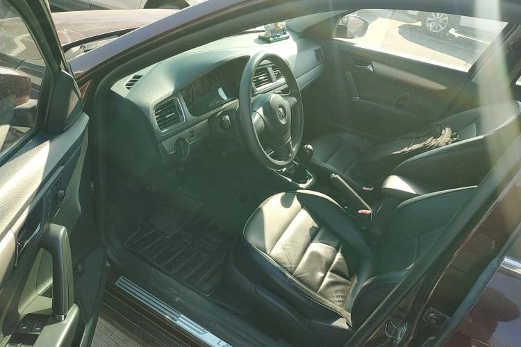 Used Volkswagen Lavida 2013 Restyled Classic 1.6L Manual Comfort Edition