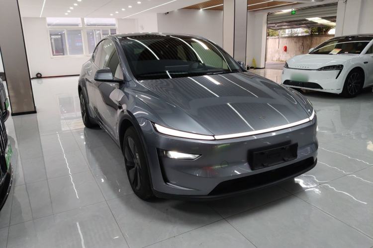 Used Tesla Model Y 2025 Rear-Wheel-Drive Version
