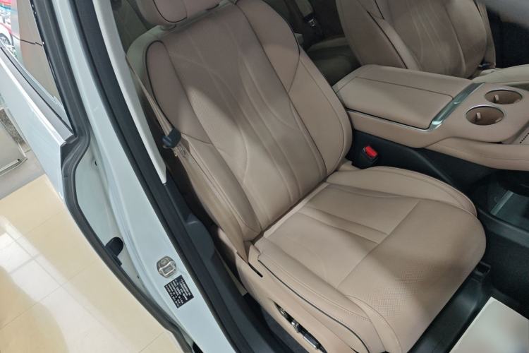 Used XPeng X9 2025 740 Ultra-Long Range Max