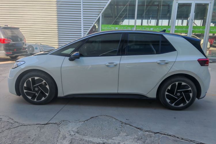 Used Volkswagen ID.3 2025 Smart Edition Outstanding Model
