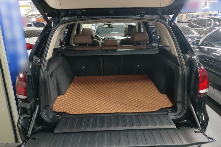 Used BMW X5 2014 xDrive35i Luxury Model
