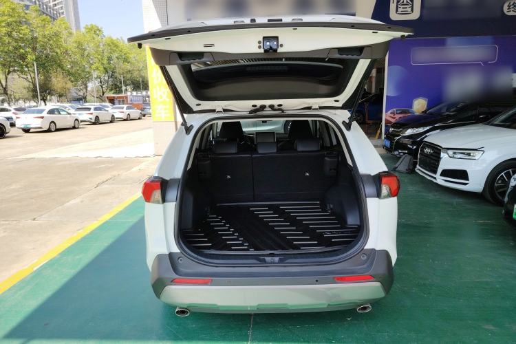 Used Toyota RAV4 2021 2.0L CVT Two-Wheel Drive Fashion PLUS Edition