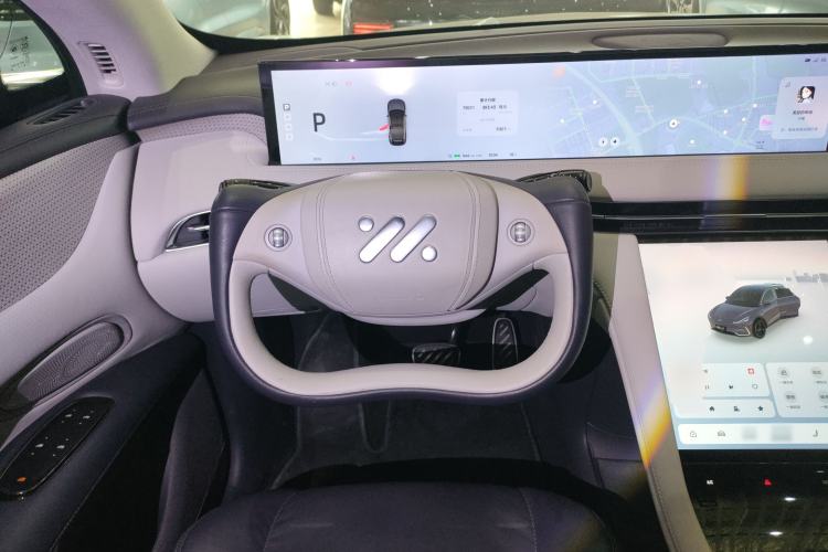 Used  LS7 2023 100kWh Lux Rear-Drive Version
