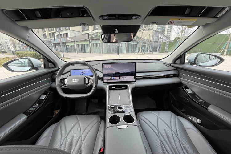 Used  L6 2025 EM-i 140km Starship Edition