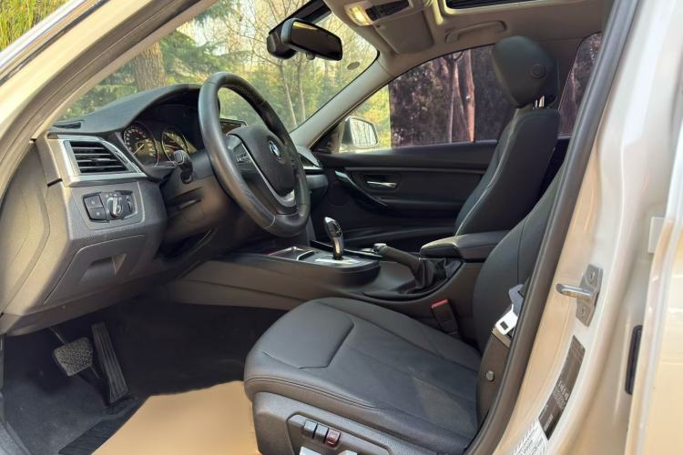 Used BMW 3 Series 2016 320Li Ambition Model
