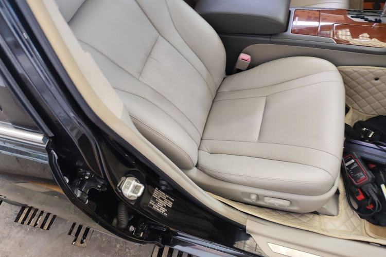 Used Toyota Camry 2013 200G Classic Luxury Edition
