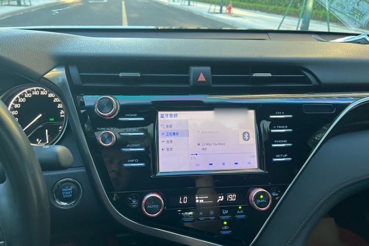 Used Toyota Camry 2018 2.0G Luxury Edition
