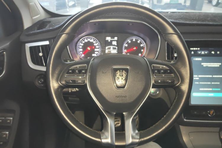 Used Roewe RX5 2016 20T Two-Wheel Drive Automatic Internet Smart Edition
