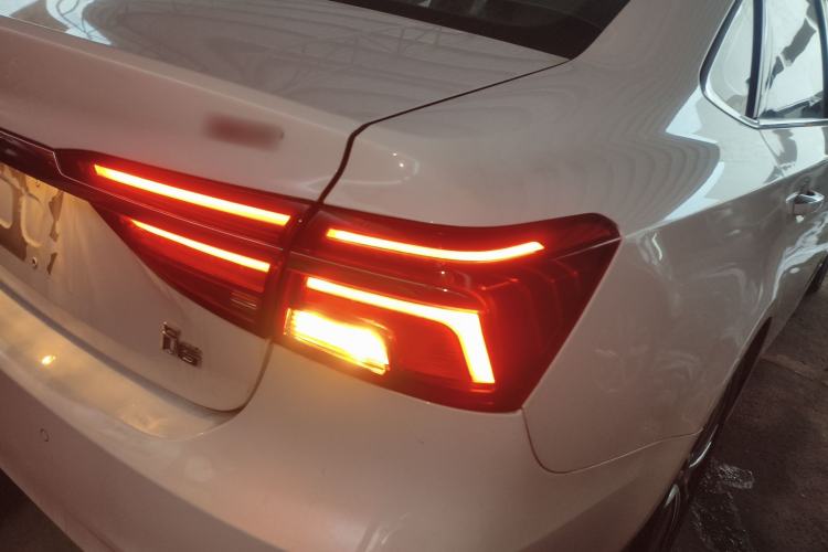 Used Roewe i6 2020 PLUS 20T TST 4G Connected Glory Flagship Edition
